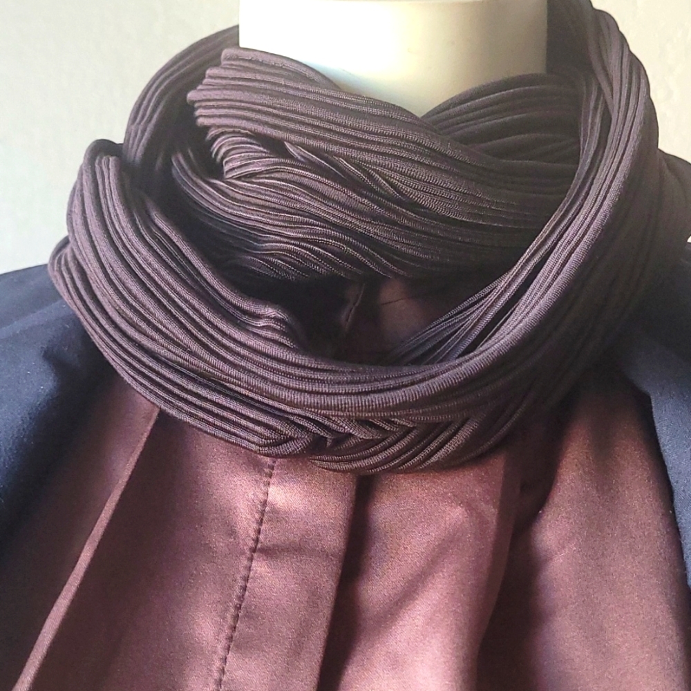 Brown ribbed infinity scarf stretch